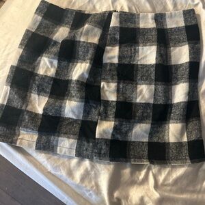 Elegant Black and White Plaid Pencil Skirt